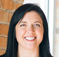 Sophie Hartwell, hoofd klantenondersteuning bij een serviceteam, portret